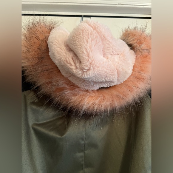 Torrid Green/ Peach Adirondack Size 5 Heavy Duty Winter Coat. Like new. - Picture 4 of 12